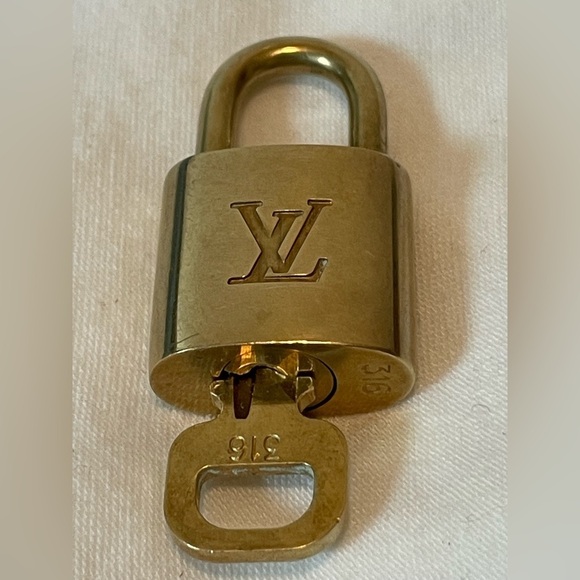 Louis Vuitton Lock and Key #316 - Picture 1 of 4